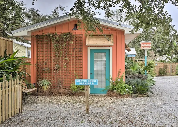 Old Town Getaway, Walk To Shopping, Dining & Bay!