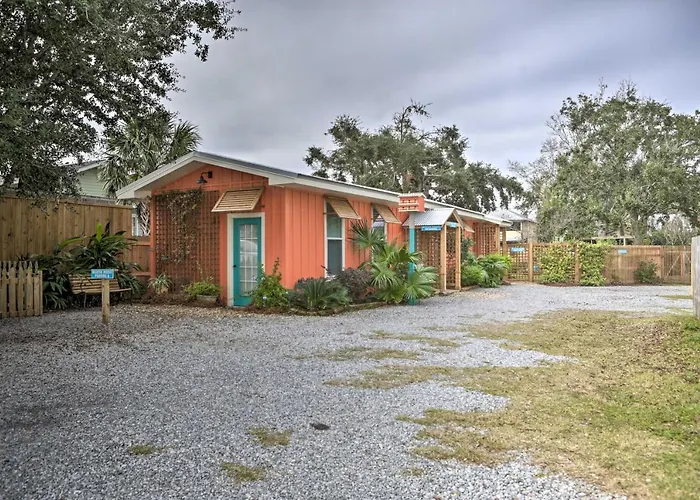 Old Town Getaway, Walk To Shopping, Dining & Bay!