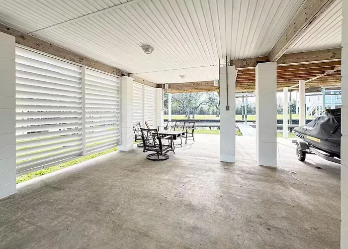 Waterfront Escape At Jourdan River - Dock Haus